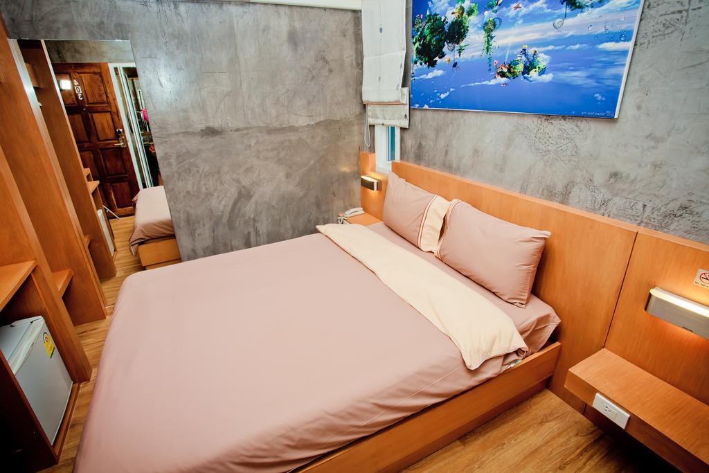 Chaphone Guesthouse Phuket Værelse billede
